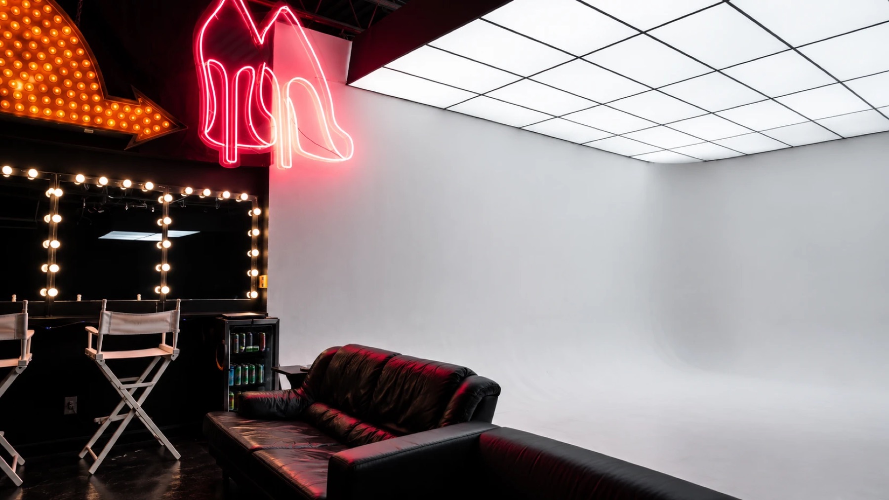 Moonlight Studio Toronto, Makeup and Lounge