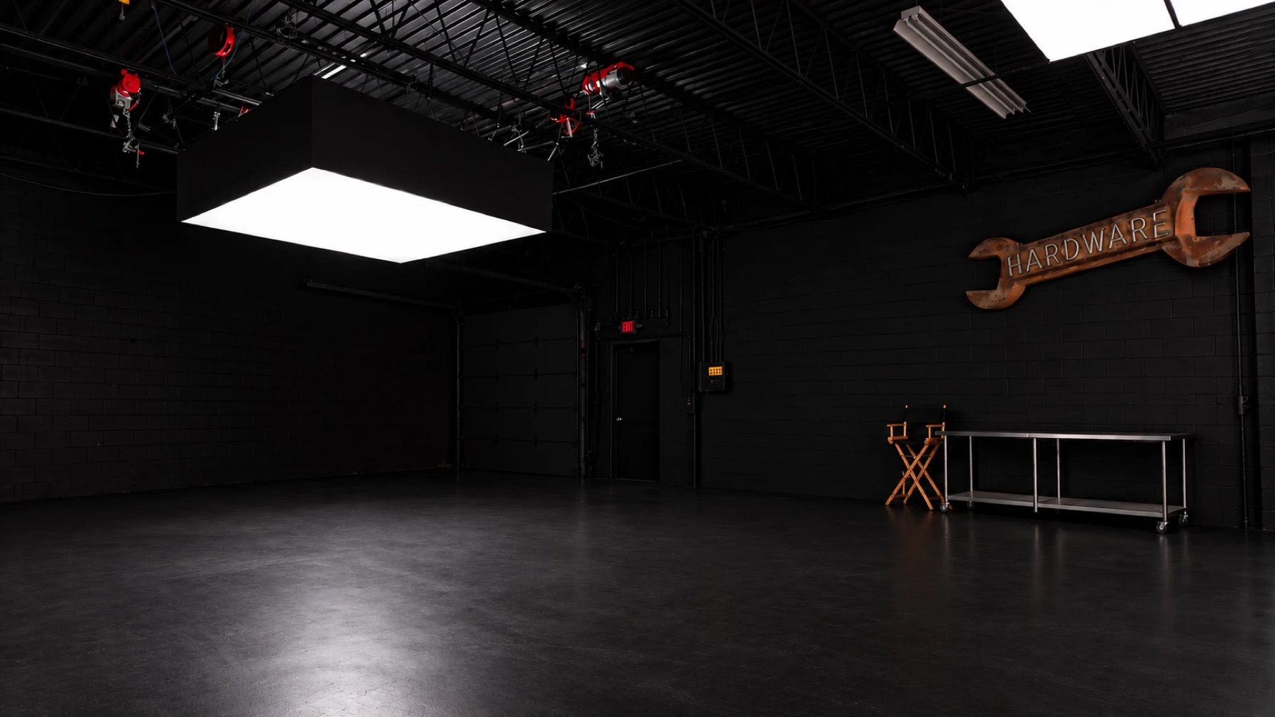 Moonlight Studio Toronto, Garage Side