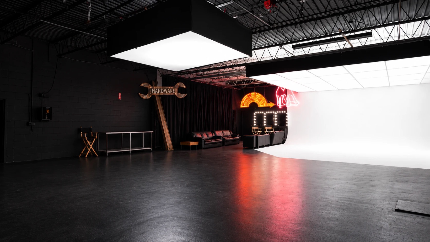 Moonlight Studio Toronto, Full Studio