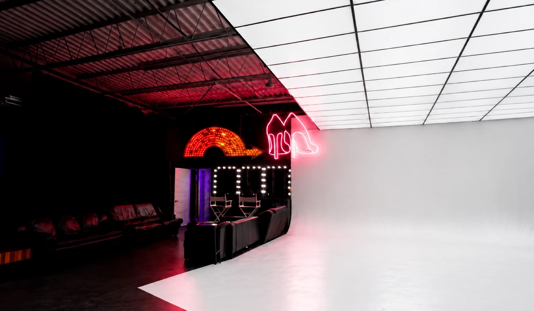 Moonlight Studio Toronto, Lounge and Cyclorama